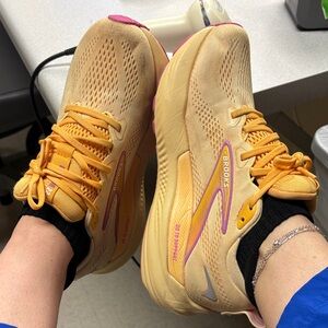 Brooks glycerin gts apricot and pink